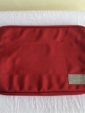 Hex Padded Tablet Case Red Zipper Pocket EUC